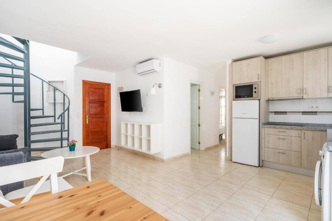 Apartamentos Marina Puerto Mogan Пуерто-де-Моган Екстер'єр фото